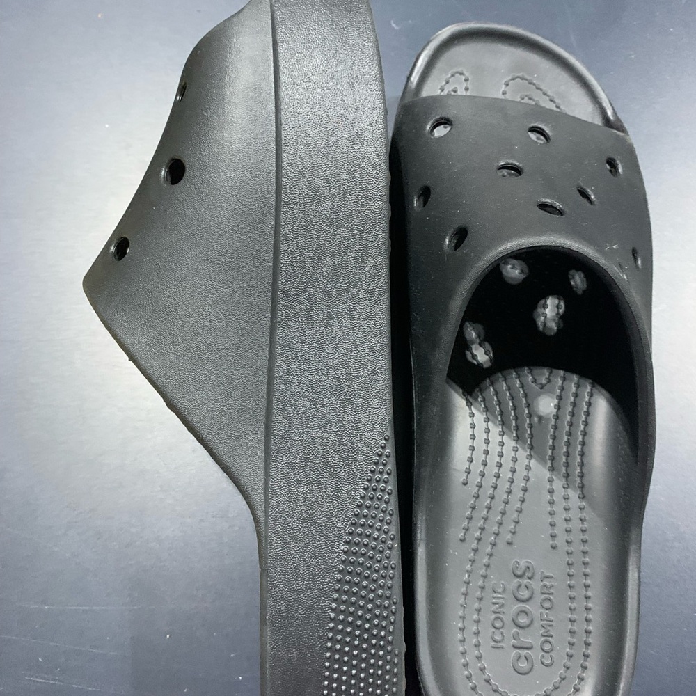 Iconic Crocs comfort shoes for women,W11